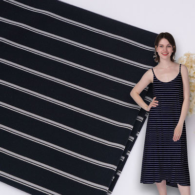 Un buen precio. Tejido de punto a rayas para el uso informal en línea