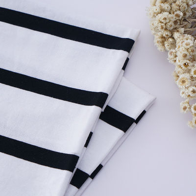 Un buen precio. Tejido de punto a rayas suave y respetuoso con el medio ambiente en línea