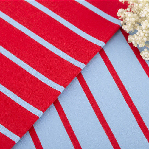 Tejido de algodón rayado con una textura cómoda para camiseta
