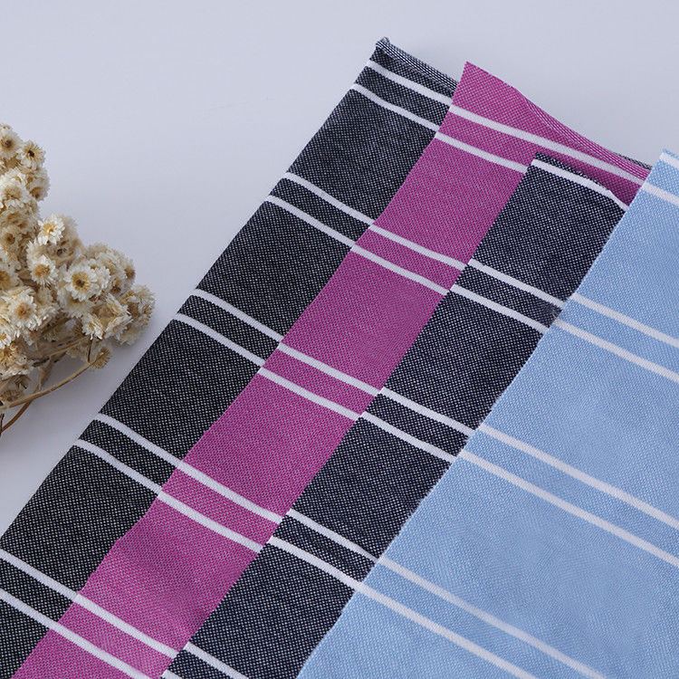 Apoyar la personalización y el estilo de tejido de punto a rayas ecológicos y amigables para la piel para camisa de polo
