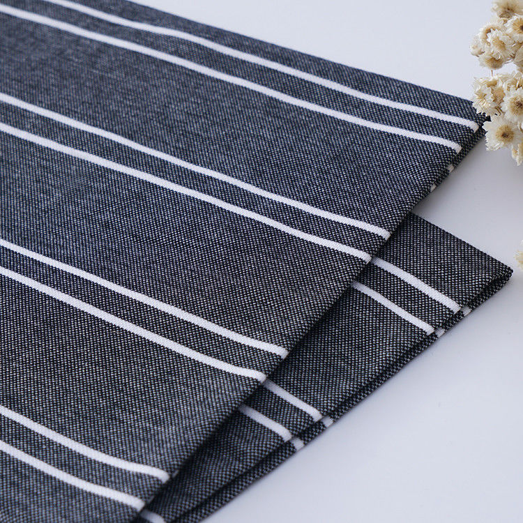 Apoyar la personalización y el estilo de tejido de punto a rayas ecológicos y amigables para la piel para camisa de polo