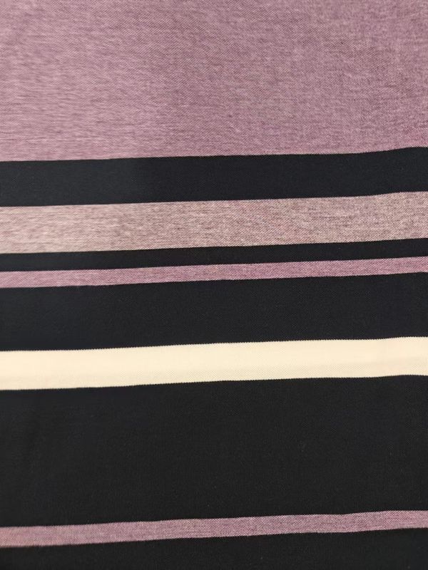 Texto natural confortable y transpirable Tejido flexible de material rayado para camiseta de polo