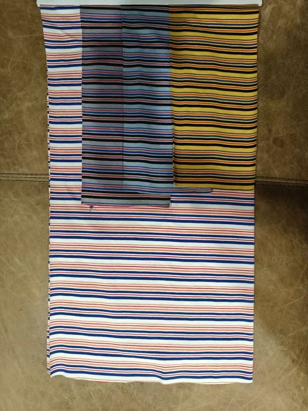 Tejido con rayas para camiseta.