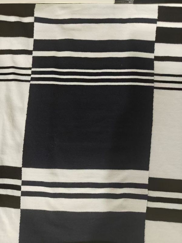 Tejido con rayas suaves y cómodos para camisetas