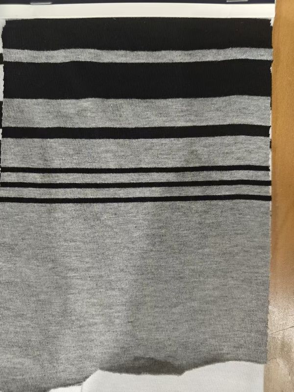 Tejido con rayas suaves y cómodos para camisetas