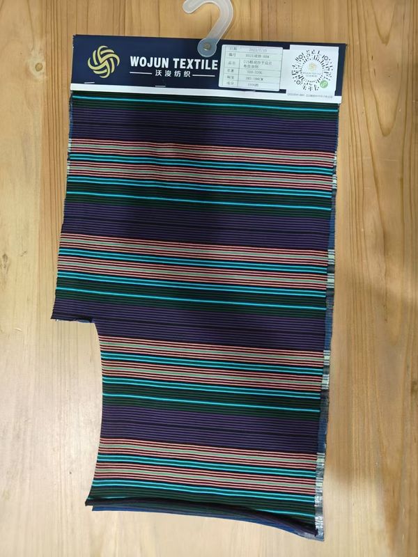 Tejido de punto de buena calidad, cómodo y absorbente de sudor.