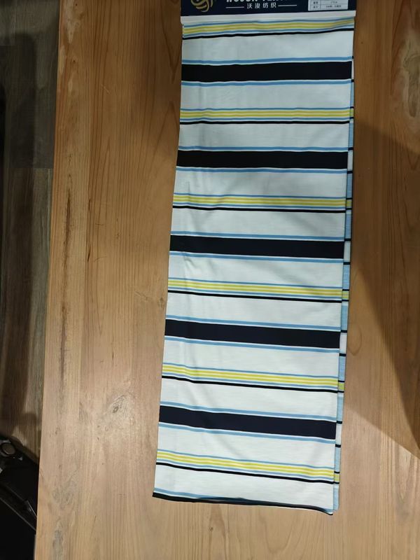 Tejido de material de rayas suave y natural, cómodo y respetuoso con la piel, para uso informal