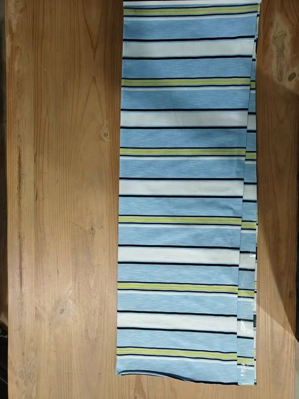 Tejido de material de rayas suave y natural, cómodo y respetuoso con la piel, para uso informal