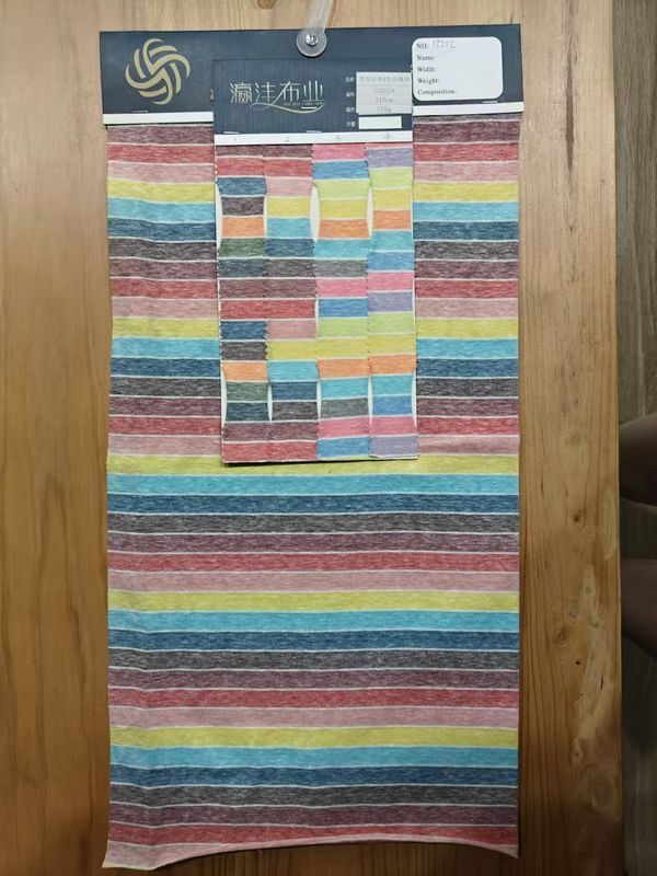 Tejido de material rayado suave y resistente a las arrugas para camisetas