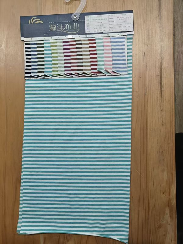 Fácil de cuidar y duradero y amigable para la piel Tejido de punto a rayas para camiseta