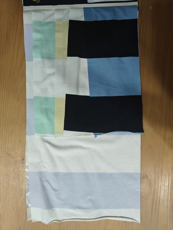 Tejido de punto a rayas suave y suave para camiseta