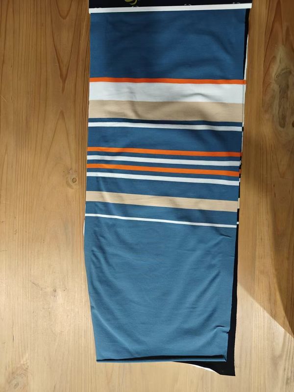 Tejido de punto a rayas para camiseta que respira y es cómodo y amigable para la piel