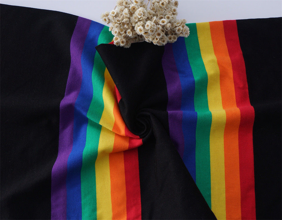 Tejido de material natural de rayas para camiseta, cómodo y elegante
