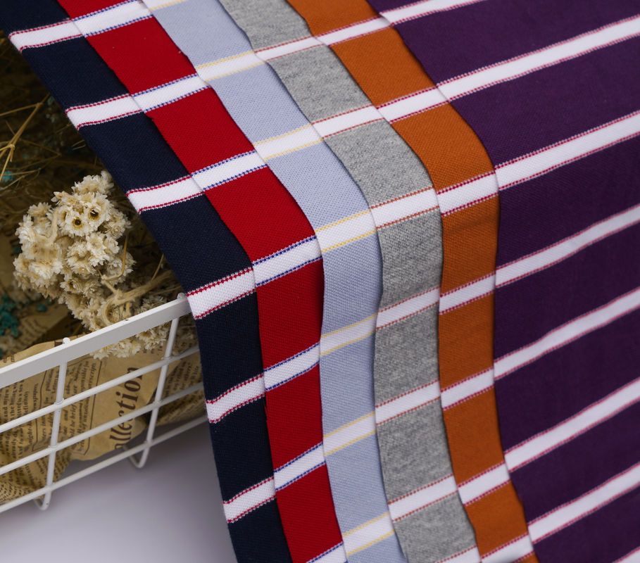 Tejido de punto rayado para camisa de polo.
