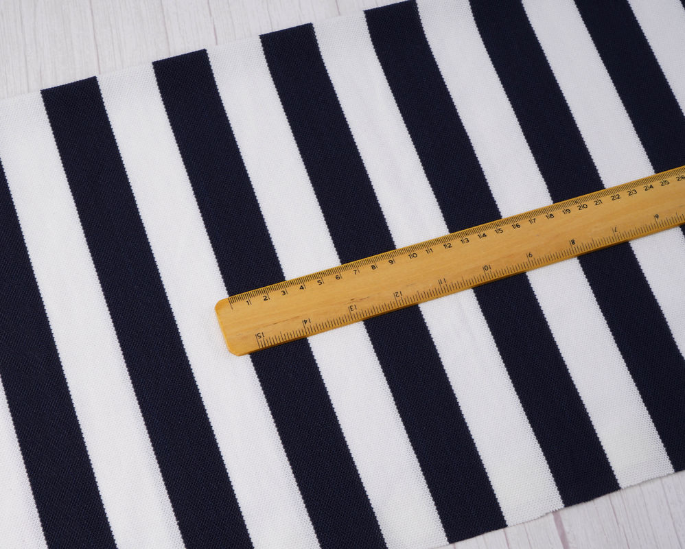 Tejido de punto a rayas de versión nítida y antiarrugas, con solidez del color natural y alta resistencia a las arrugas, para polo