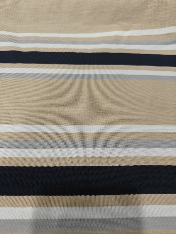 Saludable, duradero y cómodo, con una buena sensación, tela de material rayado para camiseta de polo.