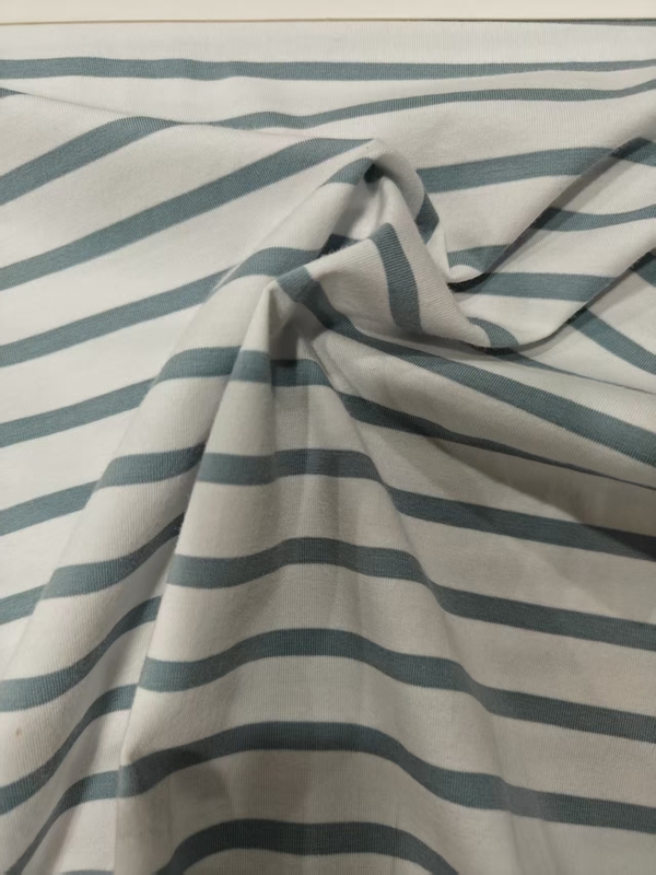 Tejido de punto a rayas de alta calidad, resistente al desgaste, cómodo, saludable y agradable para la piel para camisetas