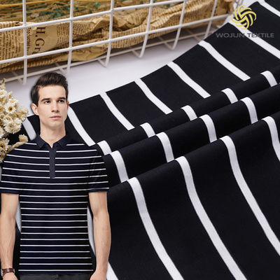 Un buen precio. La tela de 100 camisetas de algodón rayó el material suave 175gsm para las materias textiles caseras en línea