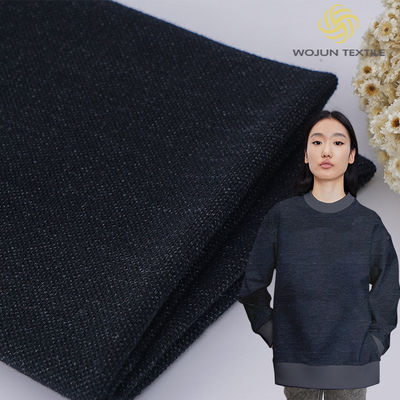 Un buen precio. Tejido de algodón blando de tejido francés de terry de 330 gramos de peso, de color puro, textura peinada en línea