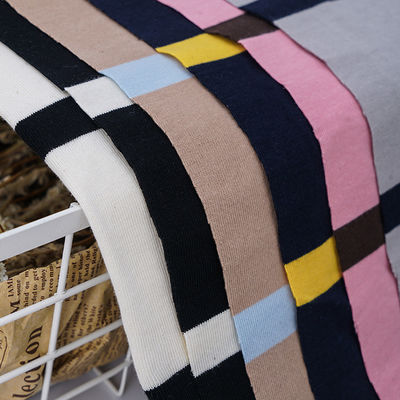 Un buen precio. Elegante y duradero cómodo y doble de hilo de algodón simple de tejido de algodón a rayas para camiseta en línea