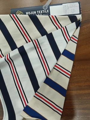 Un buen precio. Tejido de punto simple y de moda, cómodo y amigable para la piel, para camiseta en línea