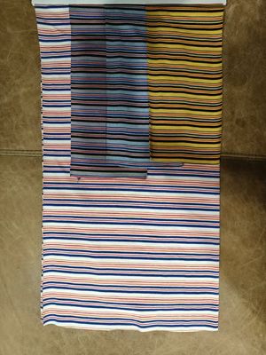 Un buen precio. Tejido con rayas para camiseta. en línea