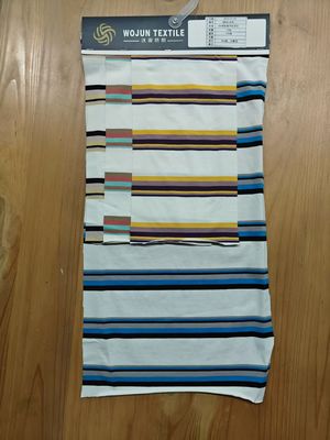 Un buen precio. Tejido de material de rayas, cómodo y elástico, resistente y amigable para la piel, para uso informal en línea