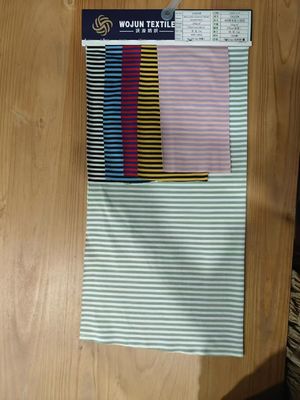 Tejido de punto a rayas de moda natural y amigable para la piel para uso informal