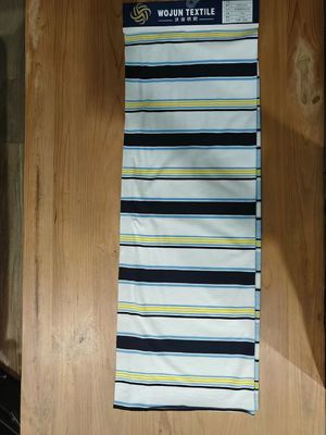 Tejido de material de rayas suave y natural, cómodo y respetuoso con la piel, para uso informal