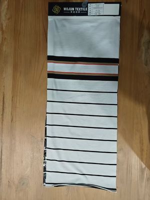 Un buen precio. Tejido de algodón puro de material rayado higroscópico y duradero para uso informal en línea