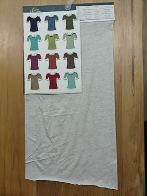 Un buen precio. Tejido de punto de algodón puro y transpirable para camiseta en línea