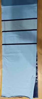 Un buen precio. Fabricación de tejido natural con rayas para uso informal en línea