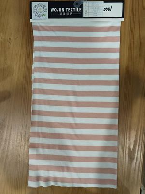 Un buen precio. Fácil de cuidar y de moda Tejido de punto a rayas duradero para camiseta en línea