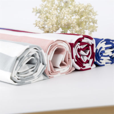 Un buen precio. Tejido de punto natural a rayas para el uso informal en línea