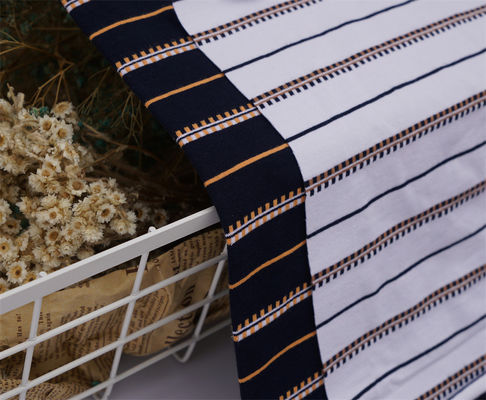 Un buen precio. Tejido de punto con rayas durables, suave y amigable para la piel, para uso informal en línea