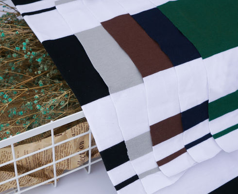 Un buen precio. Tejido de punto de rayas suaves y cómodas y amigables para la piel para el uso informal en línea