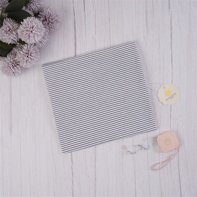 Un buen precio. Tejido de material estriado cómodo y respetuoso con la piel y el medio ambiente para el uso informal en línea