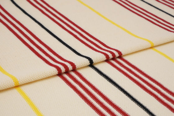 Un buen precio. Tejido de punto a rayas para camiseta en línea