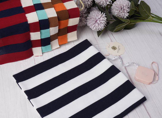 Tejido de punto a rayas de versión nítida y antiarrugas, con solidez del color natural y alta resistencia a las arrugas, para polo