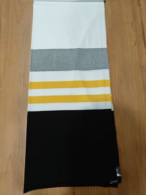 Un buen precio. Tejido de material a rayas suave, cómodo y agradable para la piel, para camiseta en línea