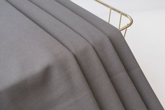 Un buen precio. El tejido de punto sólido U-Touch de 230 gramos: Estética limpia para las sudaderas con capucha en línea